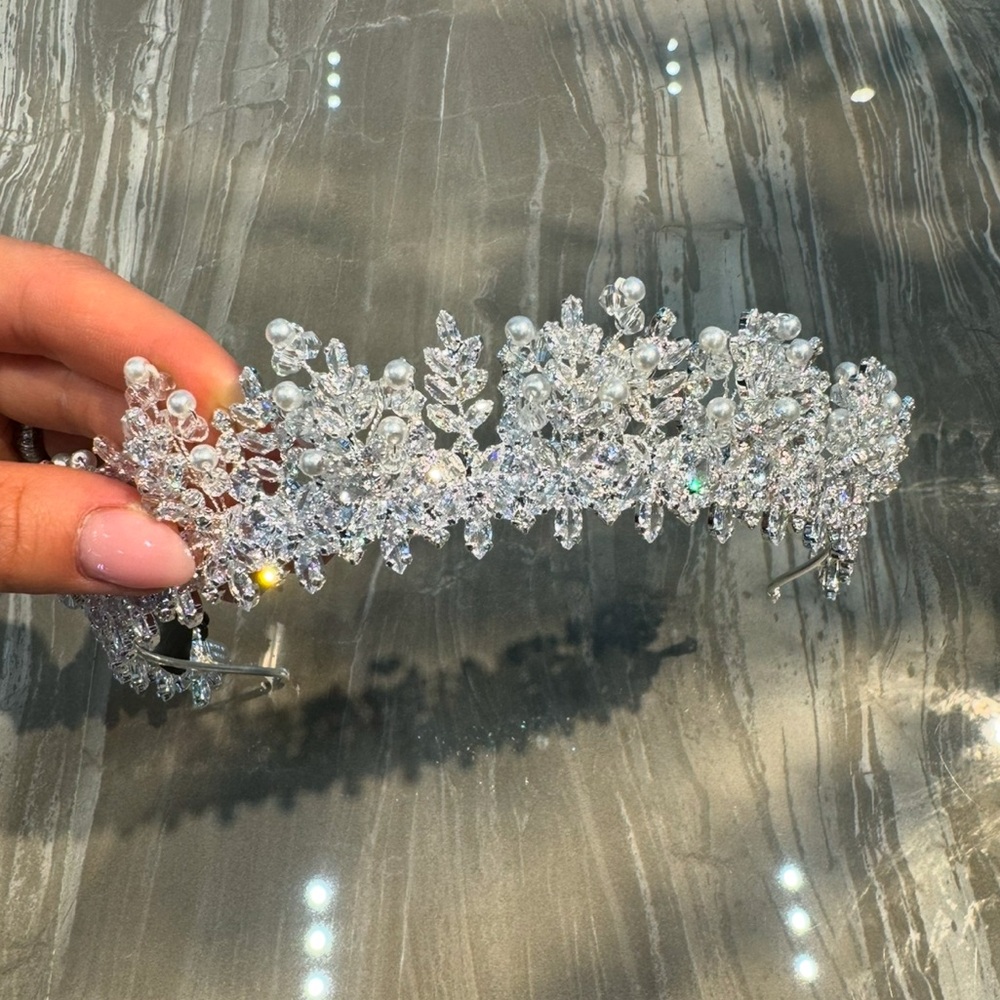 Crown 👑
